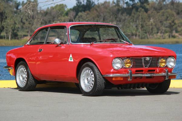 1974-Alfa-Romeo-GTV-2000.jpg