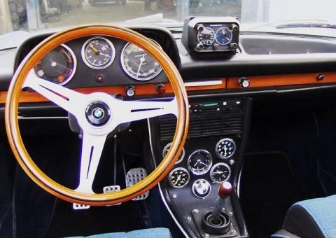 1970_BMW_2000_Neue_Klasse_Sedan_For_Sale_Interior_1.jpg
