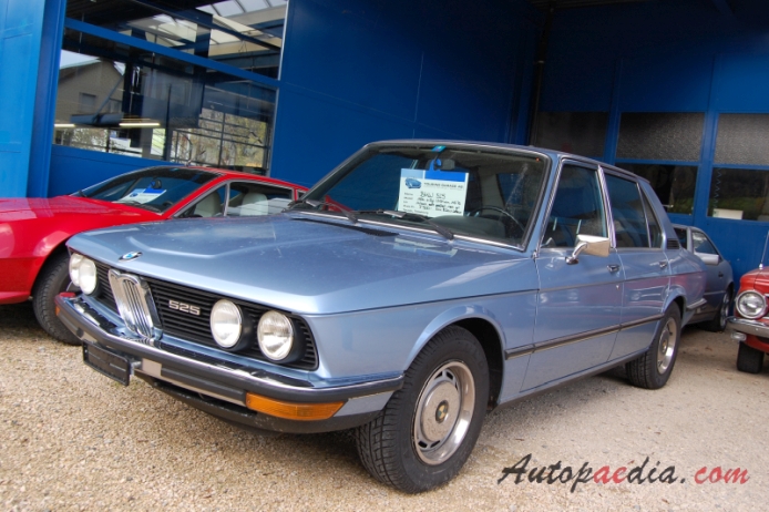 BMW_E12_(1st_generation_Series_5)_1972-1981_(1976_525_sedan_4d)_(01)_-AA1-.jpg